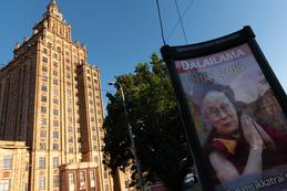 Riga: Auch der Dalai Lama tourte 2018 durchs Baltikum...